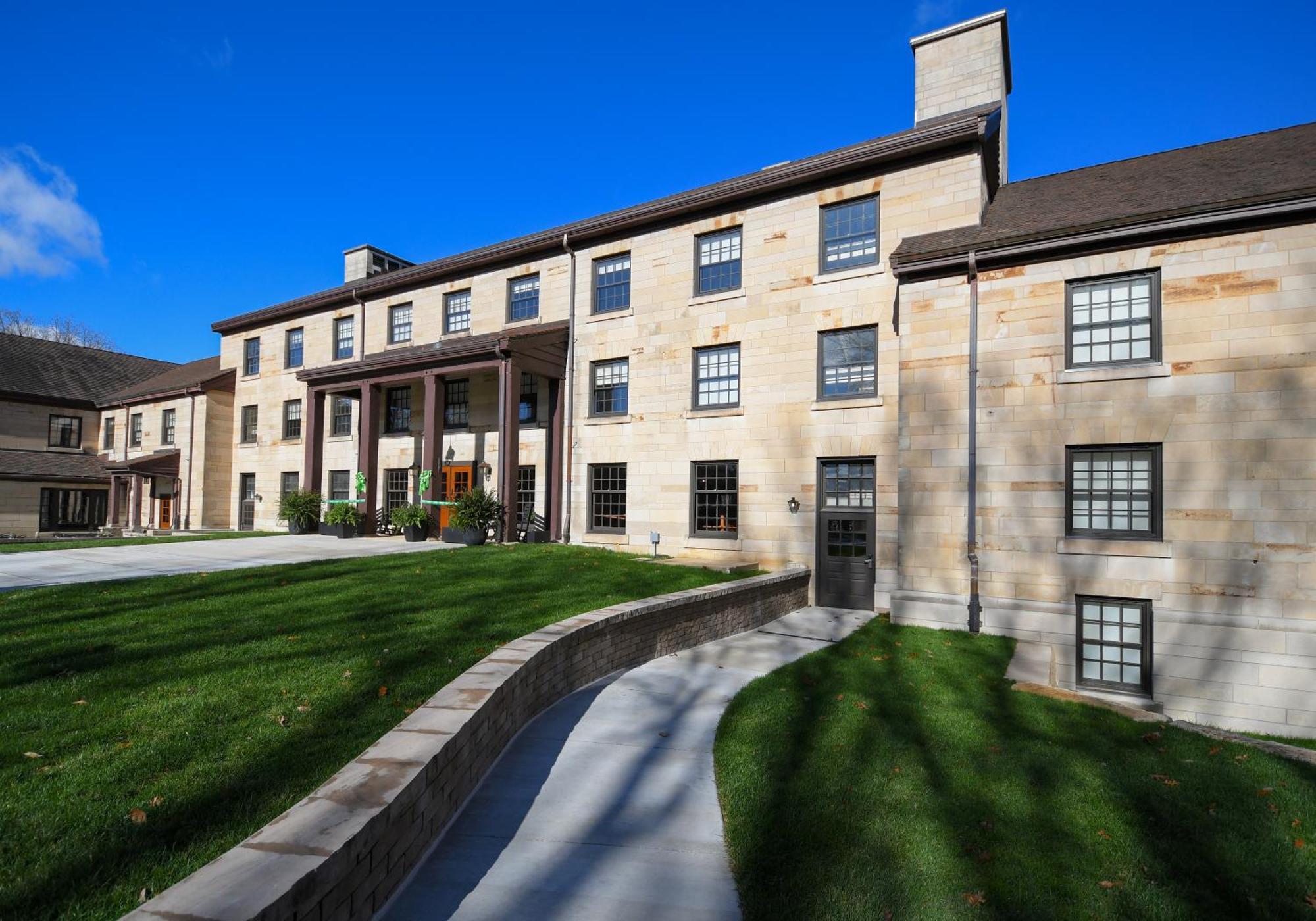 Spring Mill Inn Mitchell Экстерьер фото
