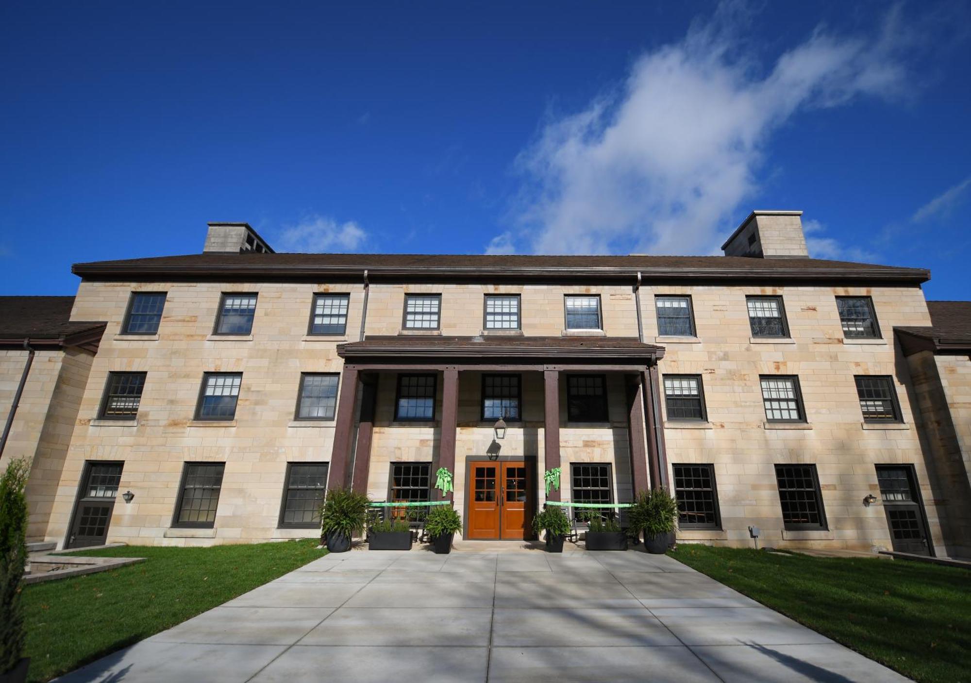 Spring Mill Inn Mitchell Экстерьер фото