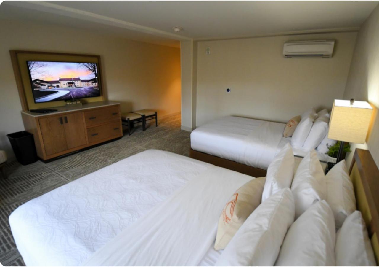 Spring Mill Inn Mitchell Экстерьер фото