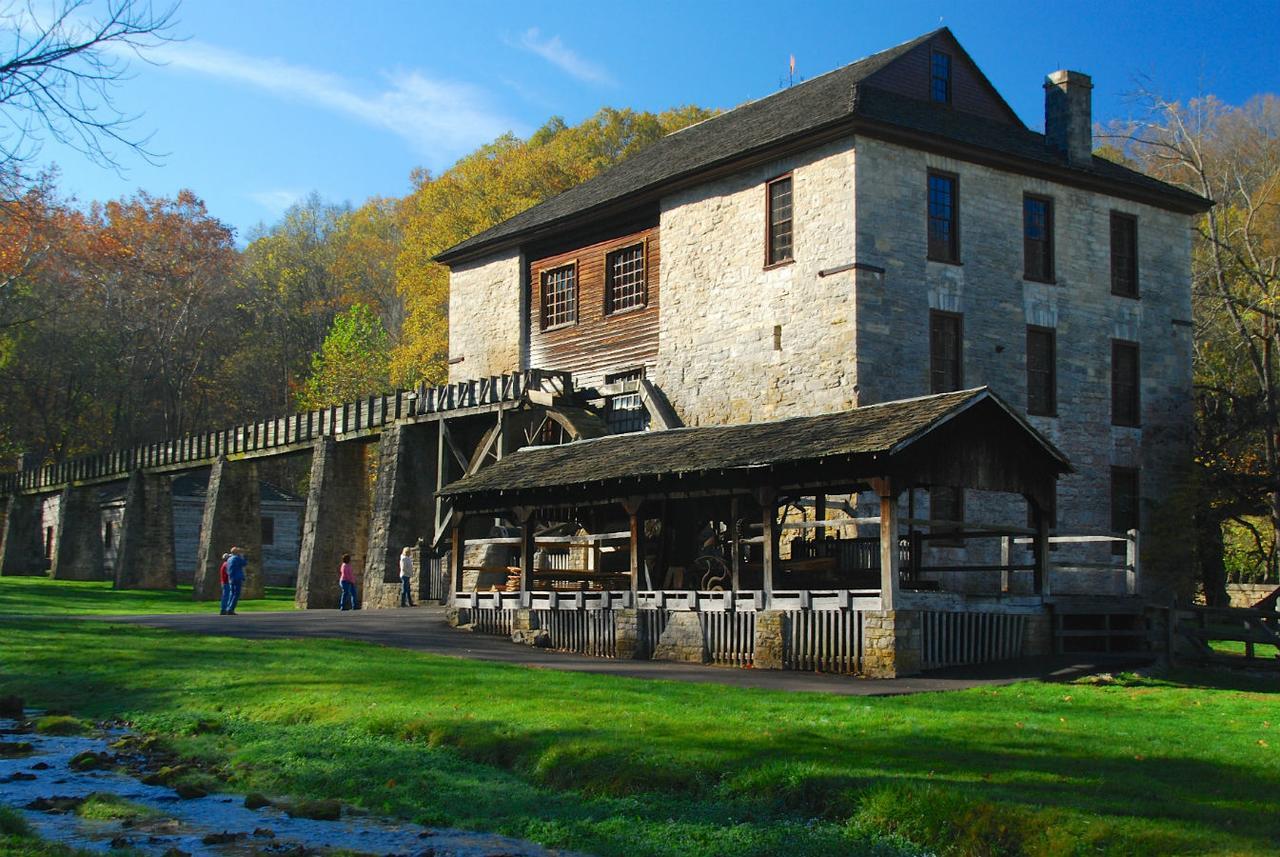 Spring Mill Inn Mitchell Экстерьер фото