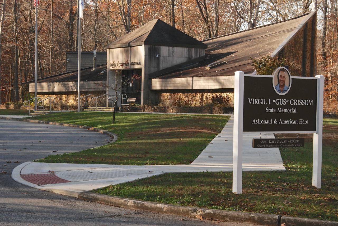 Spring Mill Inn Mitchell Экстерьер фото